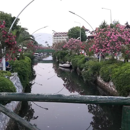 Icmelerin Kalbinde Denize 200 Metre Evinizin Rahatligin Da. Appartement Marmaris